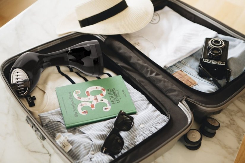 Ruční napařovač oděvů SteamOne STravel