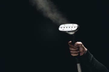 Pohodlné žehlení složitých kousků oblečení... SteamOne